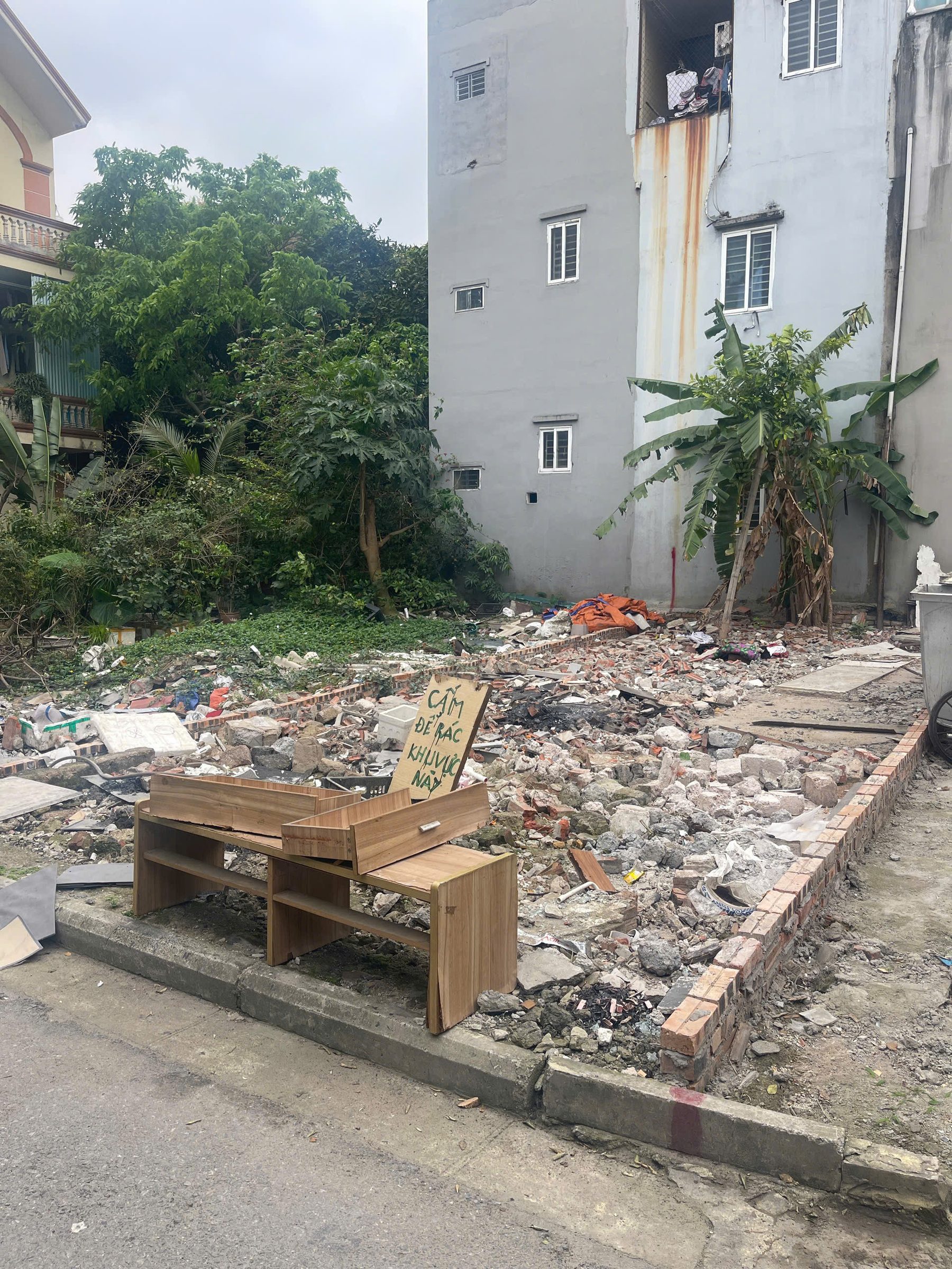 HIẾM!!! MẢNH ĐẤT ĐẸP PHỐ HOA LÂM – MẶT TIỀN RỘNG – Ô TÔ 7 CHỖ VÀO NHÀ – NGÕ THÔNG TỨ PHÍA