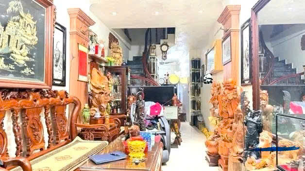 CẦN BÁN NHÀ HOA LÂM VIỆT HƯNG 60M² 3 TẦNG, NGÕ RỘNG THOÁNG, Ô TÔ ĐỖ CỬA