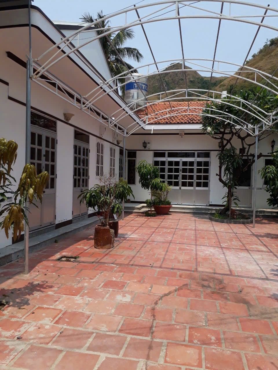 Vị trí phù hợp xây căn hộ cho thuê, Biệt thự nghỉ dưỡng...Lượng khách lưu trú du lịch mùa cao điểm cần các phòng vị trí gần biển