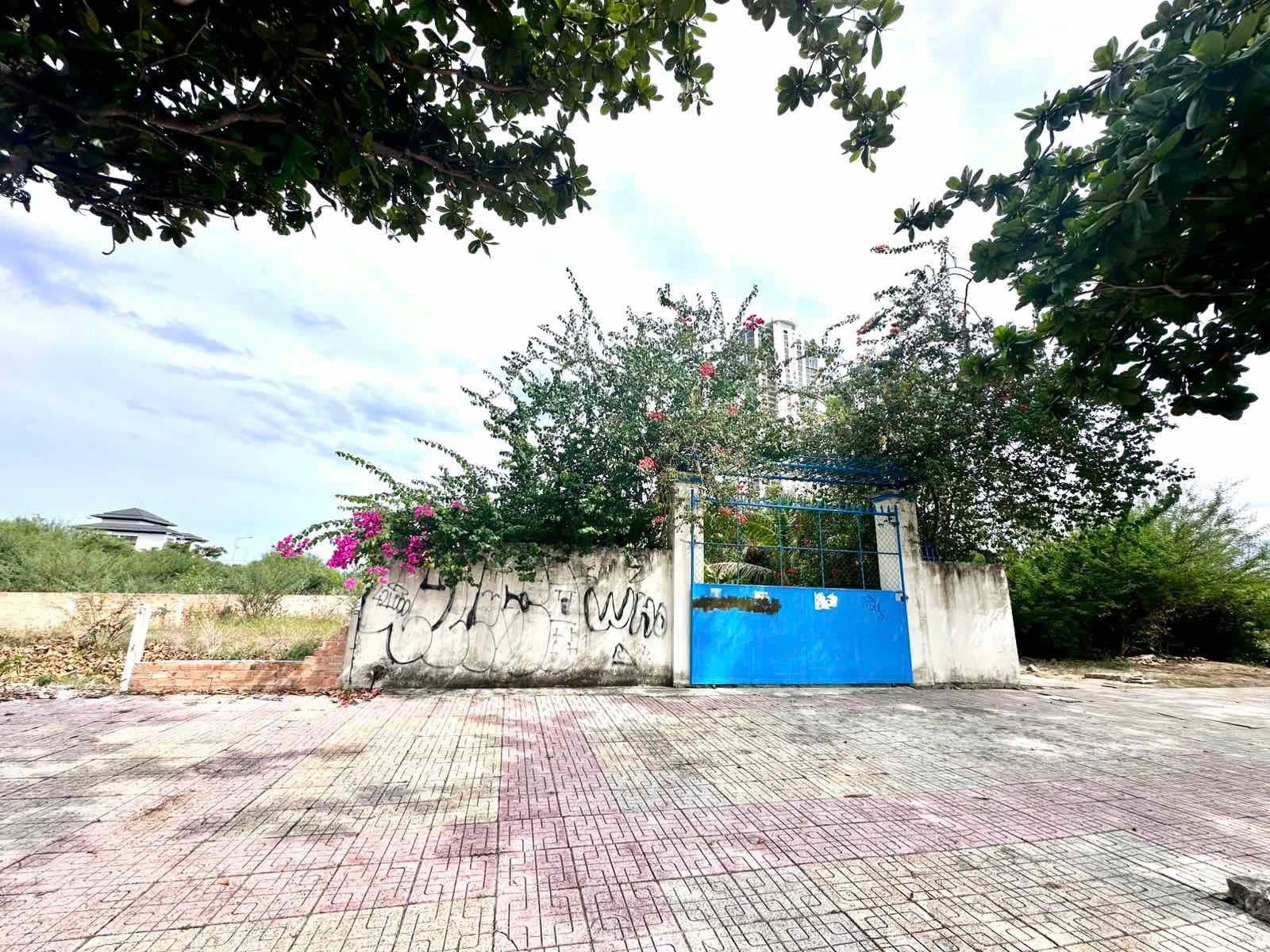 ✨ VỊ TRÍ VÀNG GẦN BẾN DU THUYỀN NHA TRANG – KHU DU LỊCH, DỊCH VỤ CAO CẤP
✨ MẶT TIỀN RỘNG 11M – HIẾM, THOÁNG – TRỤC ĐƯỜNG BIỂN GIÁ TRỊ CAO