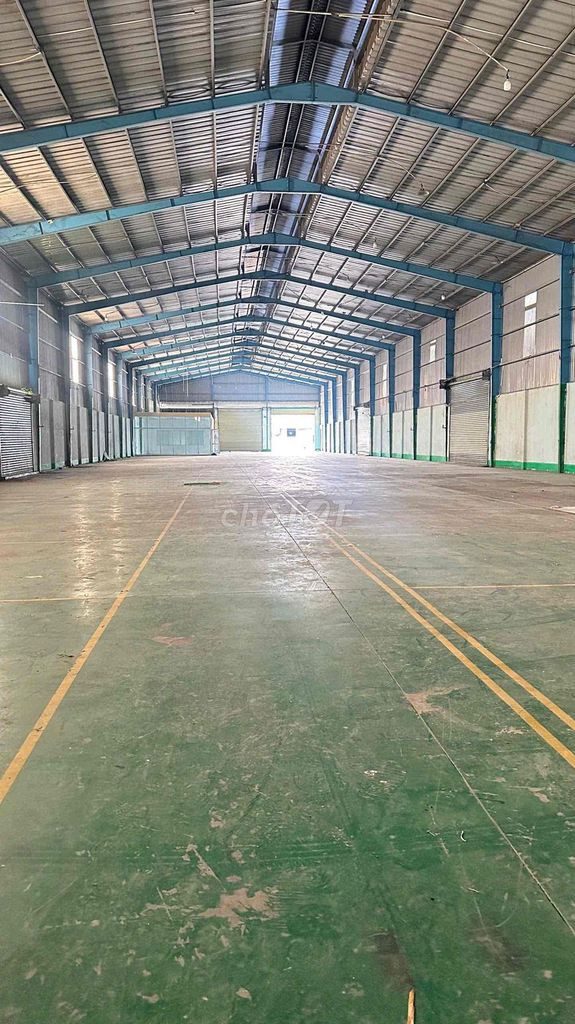 Xưởng Thuận An 2200m Đường Lớn xe cont Kinh doanh sản xuất