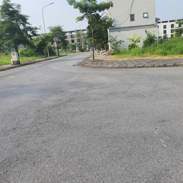 Bán đất 150m² ngang 7m giá 4.05 tỷ Phường Vĩnh Phúc