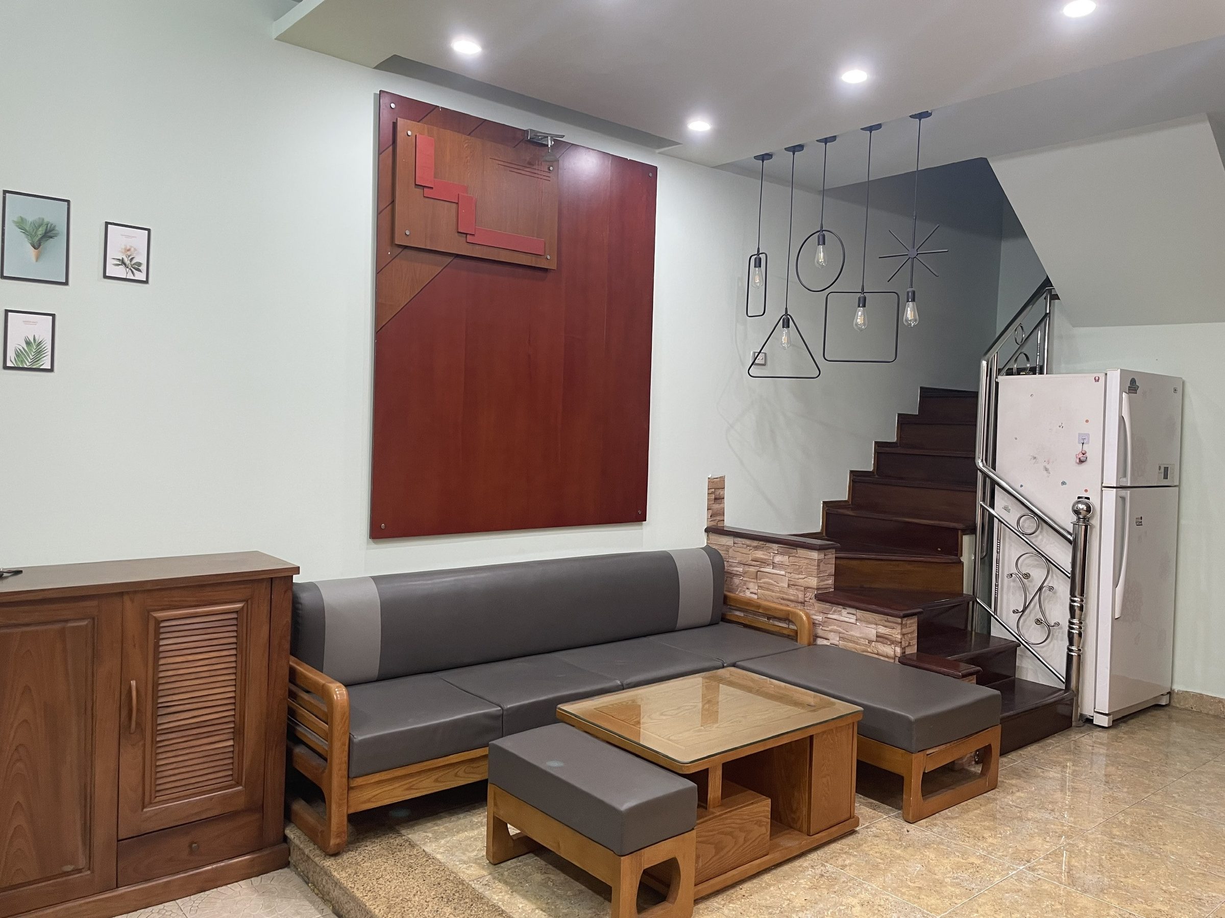 Cho thuê nhà 4 tầng tại ngõ 639 Hoàng Hoa Thám, Ba Đình. Ngõ rộng ba gác tránh. Chỉ 14tr