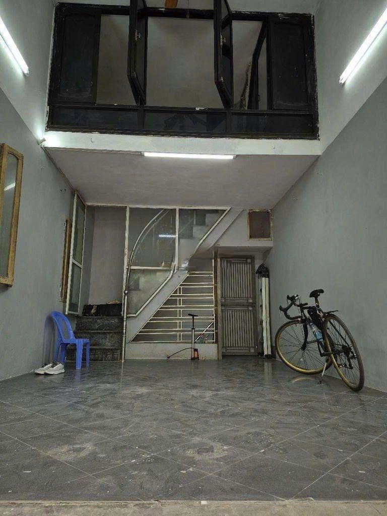 Cho Thuê Nhà Mặt Đường Hoàng Hoa Thám - Ba Đình 70M² 4,5 Tầng Thông Sàn - Kinh Doanh - Giá Thuê 20tr