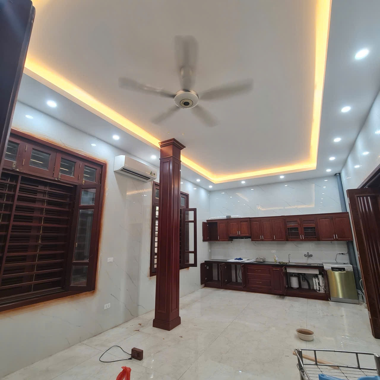 Bán nhà biệt thự 3 tầng diện tích đất 226.5m mặt đường ngọc hân công chúa. Cạnh trường học trần quốc toản và công viên văn miếu. Phường võ cường bắc ninh