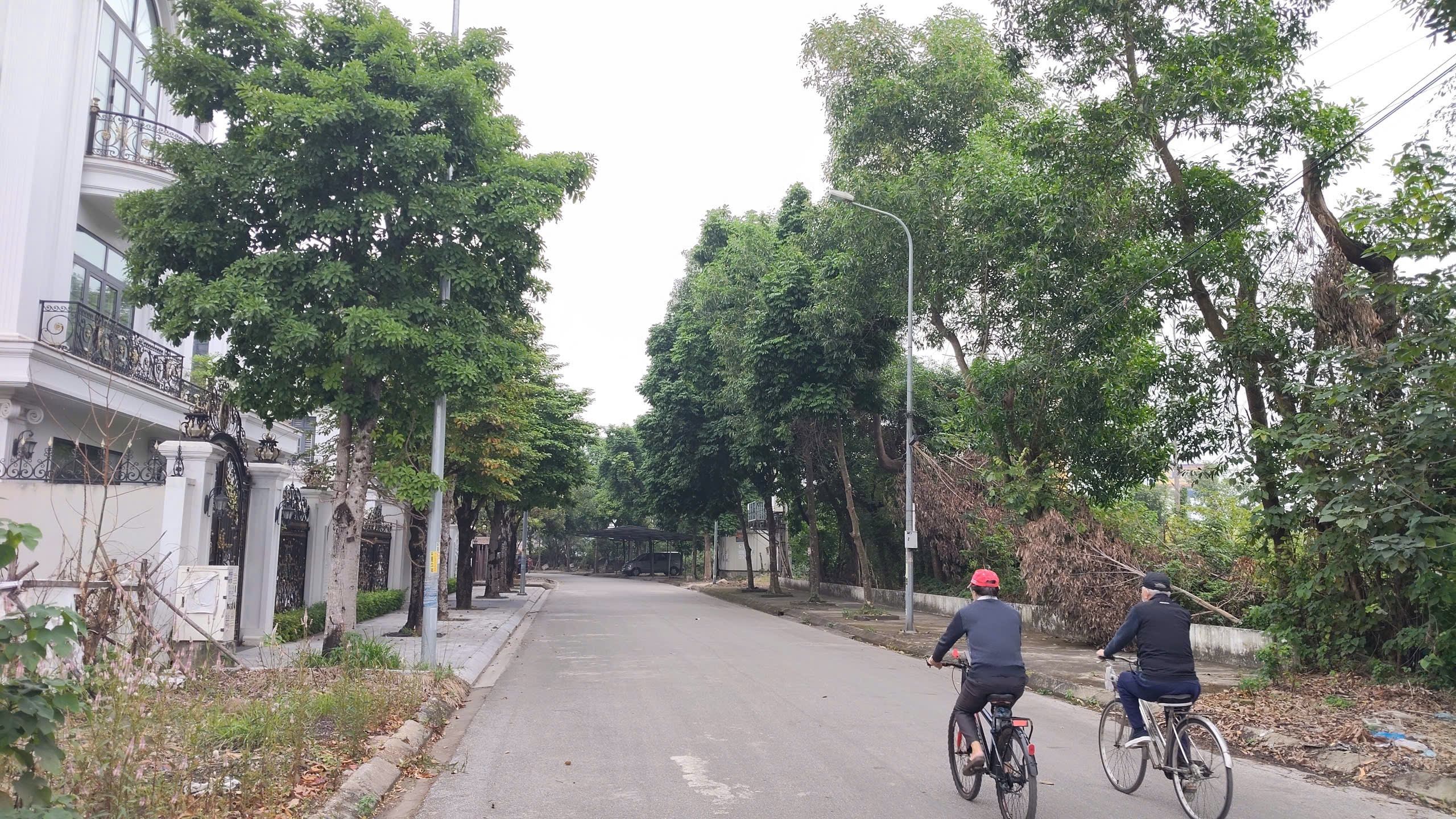 Bán 270m đất dãy OBT15 khu đô thị đại hoàng long nhìn bờ kênh mương thoáng mát. Phường võ cường tỉnh bắc ninh