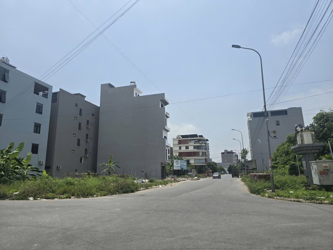 Bán đất lô góc khu 7 đại phúc dãy CL21. Đường thông thẳng ra đường nguyễn quyền. Diện tích 85m mặt tiền 15m hướng đông nam & tây nam. Phường võ cường tỉnh bắc ninh