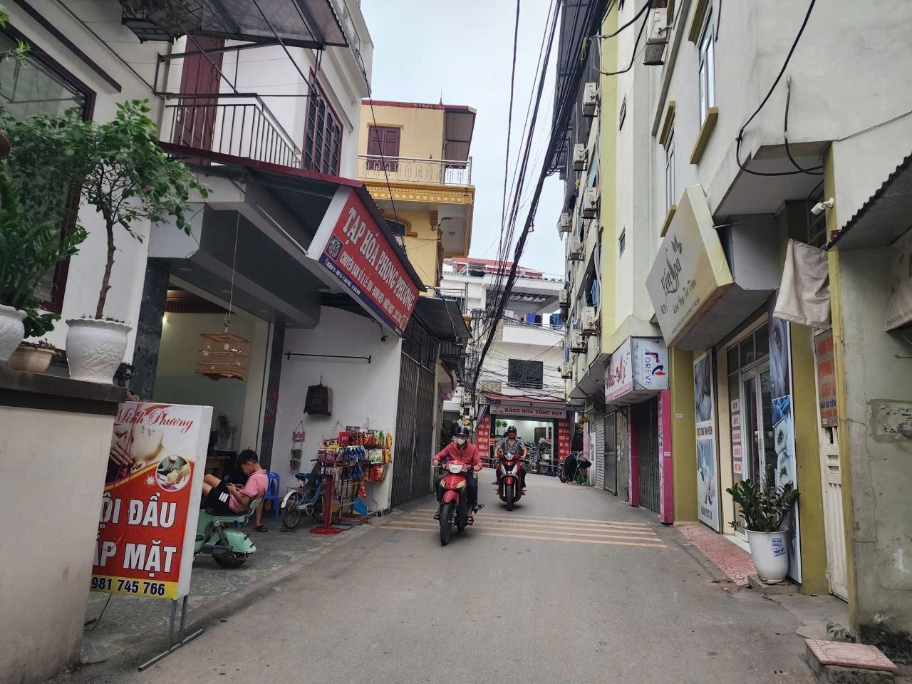 Bán đất thổ cư khu 10 đại phúc ngay cạnh chợ cóc và công viên văn miếu. Đường ô tô tránh xe máy. Diện tích 230m mặt tiền 8.8m hướng tây nam. Phường võ cường tỉnh bắc ninh