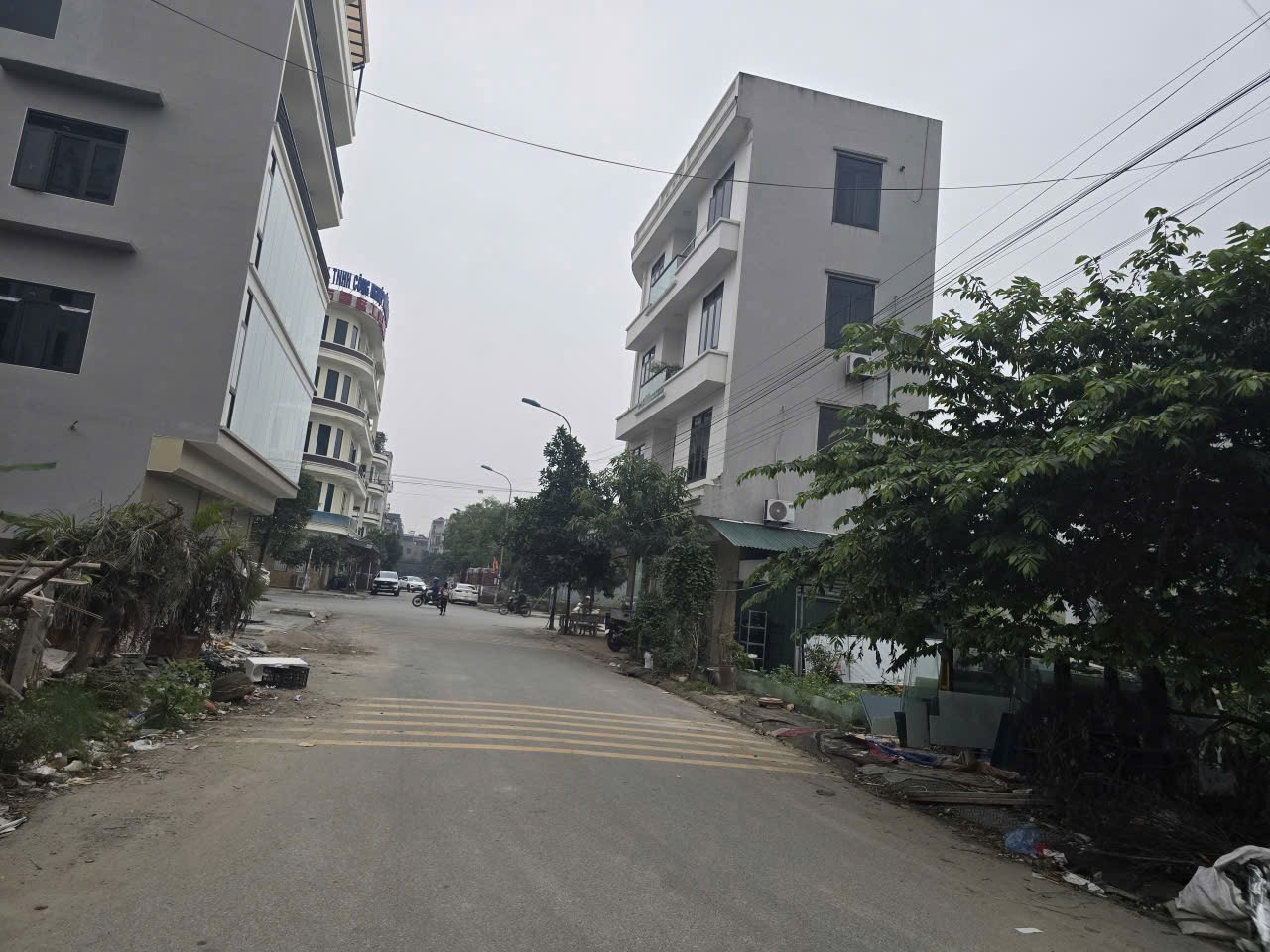 Bán đất lô góc giãn dân khu 9 đại phúc dãy CL20. Làn 2 đường nguyễn quyền. Diện tích 71m mặt tiền 5m hướng tây bắc & đông bắc. Phường võ cường tỉnh bắc ninh