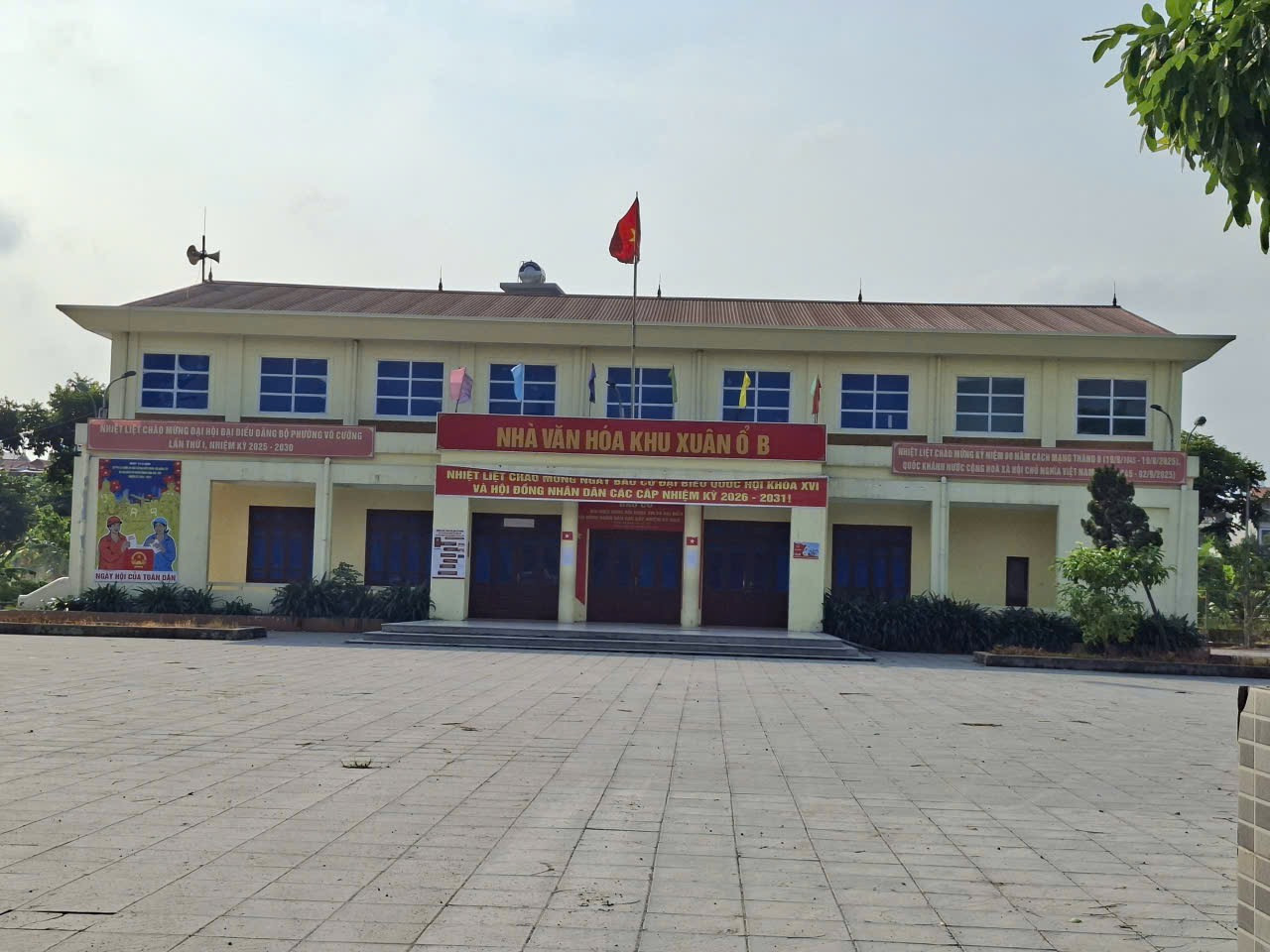 Bán đất khu đấu giá 8.3ha xuân ổ B. Nhìn chếch vườn hoa. Diện tích 80m mặt tiền 5m hướng tây bắc. Phường võ cường tỉnh bắc ninh