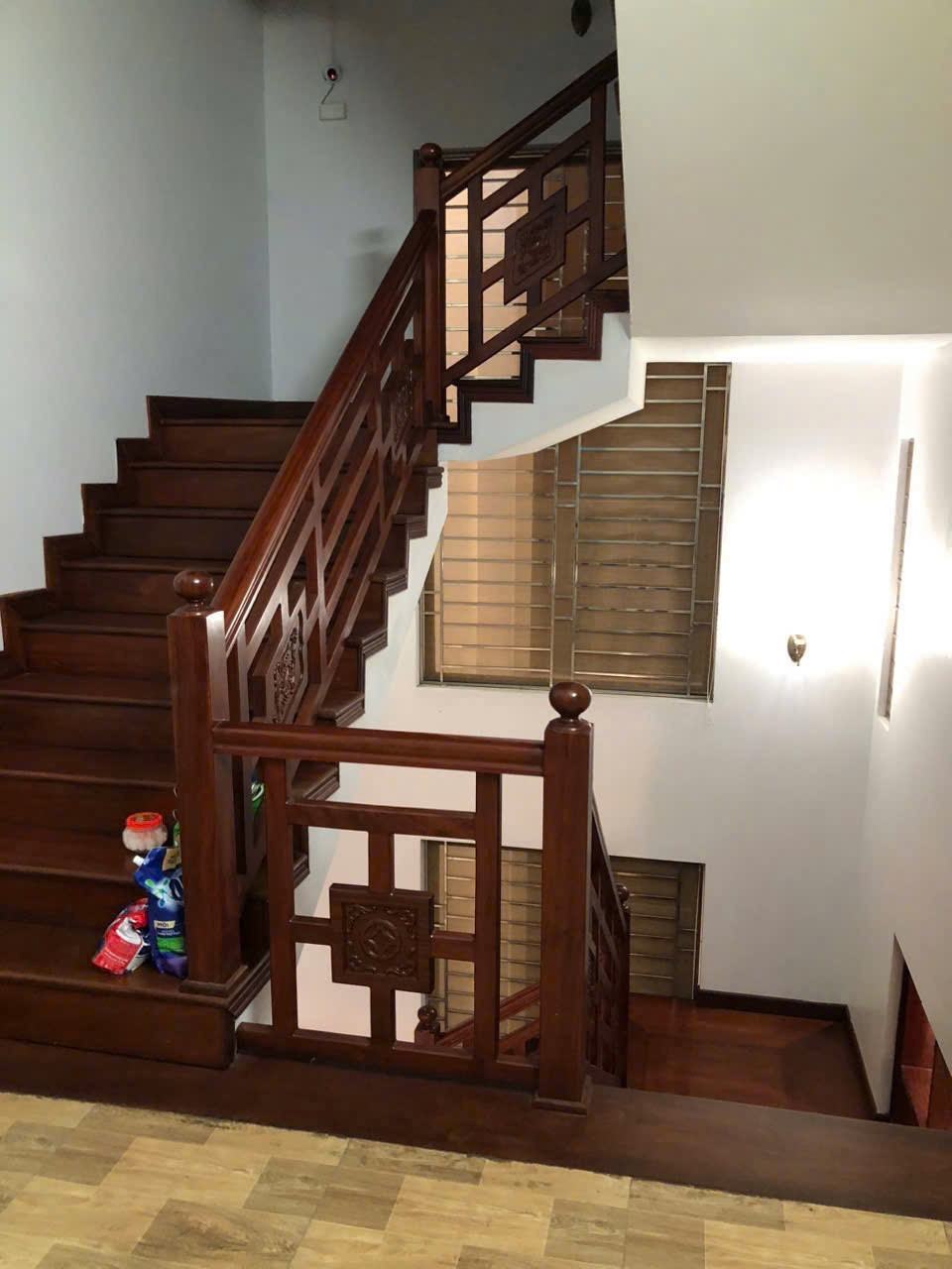 Bán biệt thự 3.5 tầng KĐT đại hoàng long mặt đường đoàn phú tứ dãy OBT13. Diện tích 270m mặt tiền 15m hướng tây bắc. Phường võ cường tỉnh bắc ninh