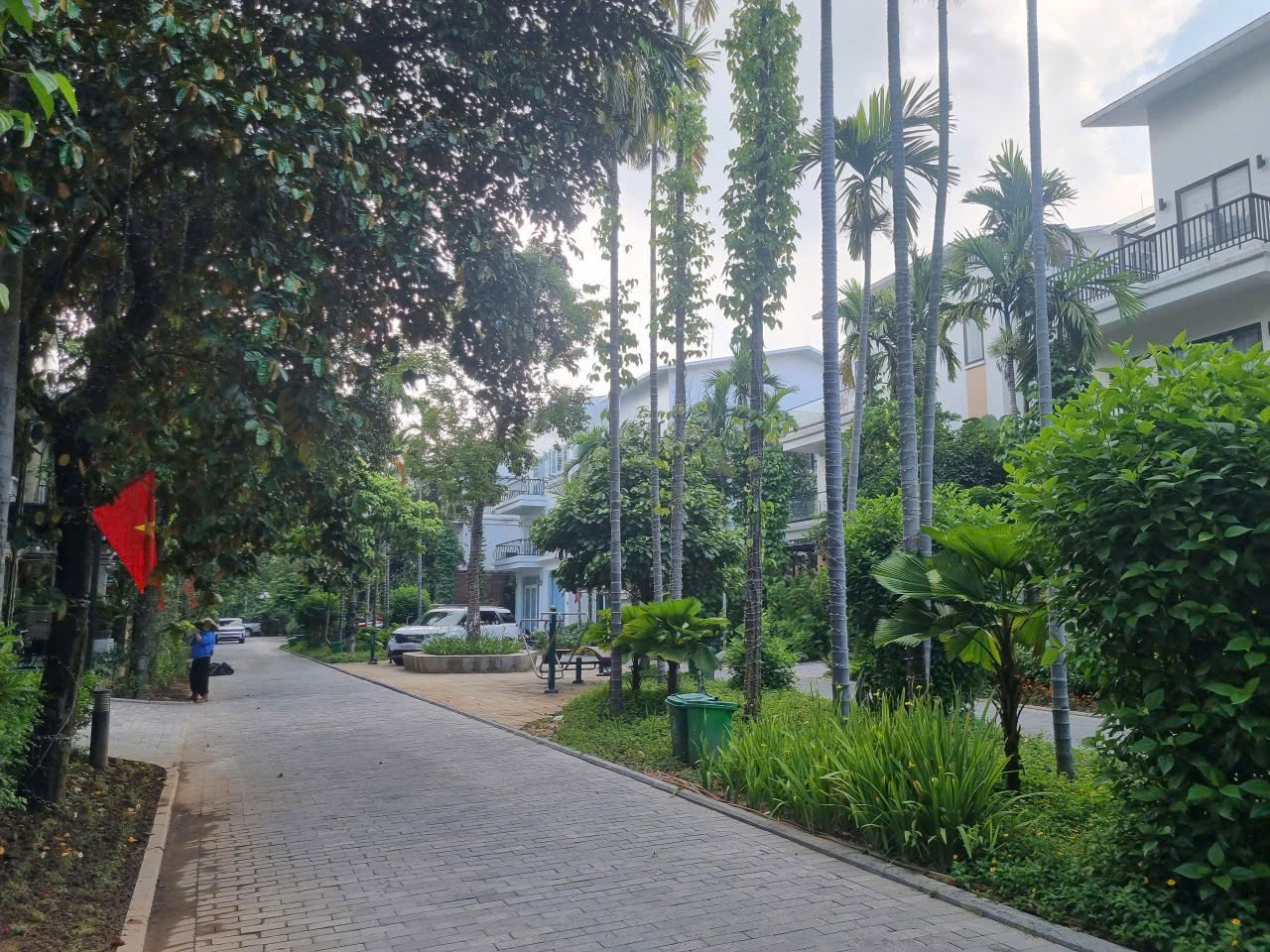 Bán 192m2 đất sẵn biệt thự 3.5 tầng xây thô. Dự án khu nhà ở trầu cau garden. Phường Võ cường bắc ninh