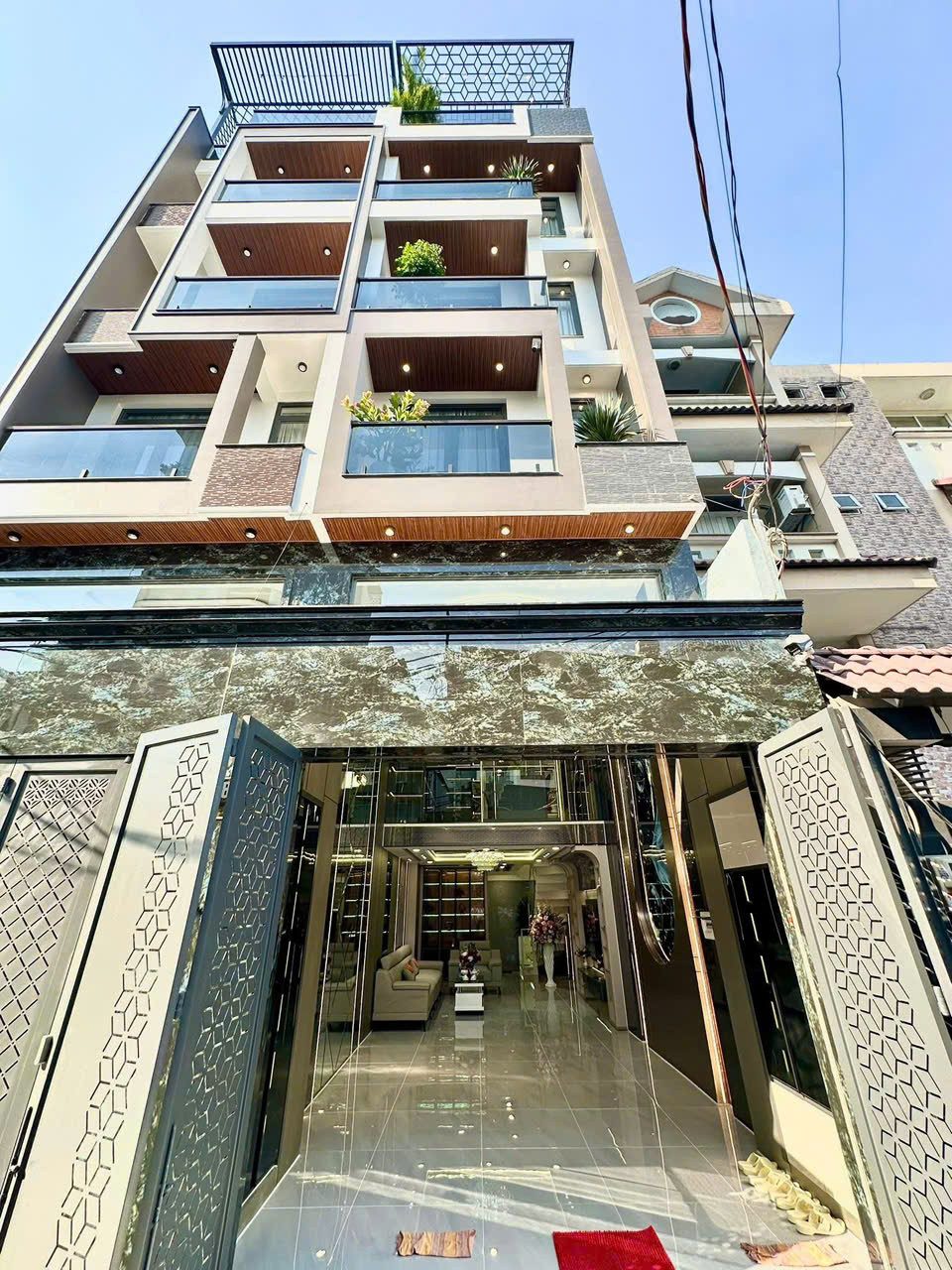 Quá VIP nhà GIÁ SIÊU NGỘP Ngô Thời Nhiệm Q3. Giá: 3,3 tỷ. DT: 72.5m2. 5 Tầng. 4PN 5WC. Sổ Hồng Riêng Chình Chủ