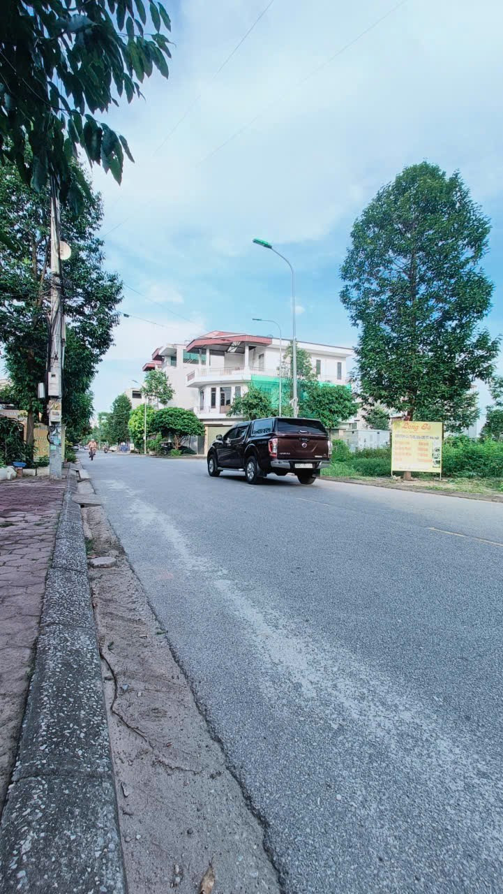 Bán 2 lô liền nhau mặt trần đăng tuyển phường vũ ninh 148m2 mặt 10m giá 15 tỷ
