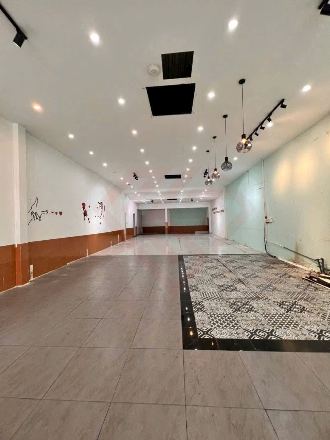 CHO THUÊ NHÀ MẶT TIỀN NGANG 8M TRUNG TÂM CẦN THƠ GIÁ 40 TRIỆU