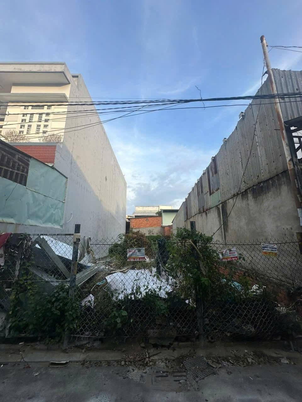 BÁN NỀN ĐẸP - HẺM 15 TRẦN VĂN HOÀI - THÔNG BỜ KÈ MẠC THIÊN TÍCH VỊ TRÍ TRUNG TÂM THÀNH PHỐ CÁCH VIMCOM XUÂN KHÁNH 200m