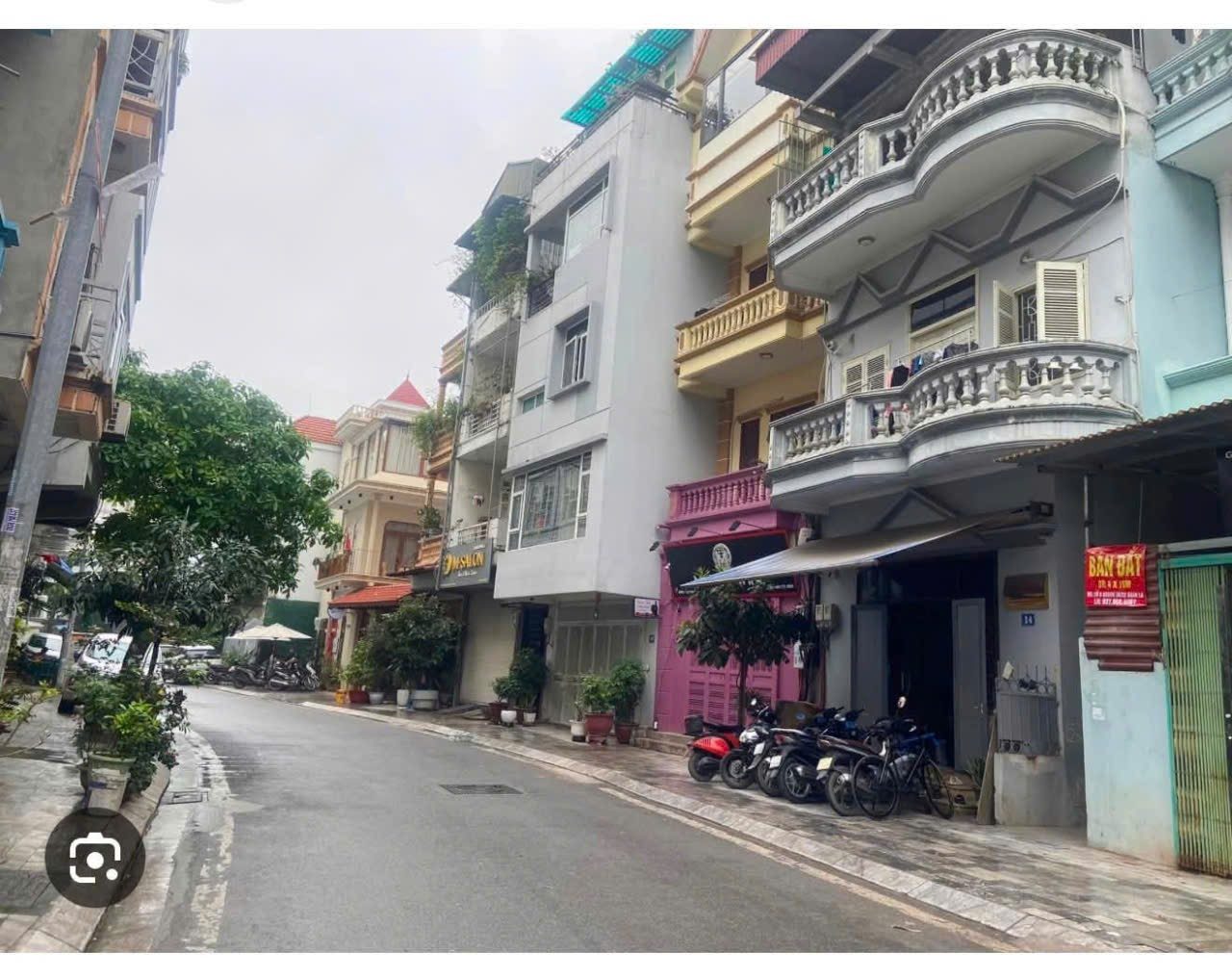 Cho thuê Nhà ngõ 601 Lạc Long Quân, Tây Hồ 40m*5 tầng NGÕ Ô TÔ giá 17 triệu