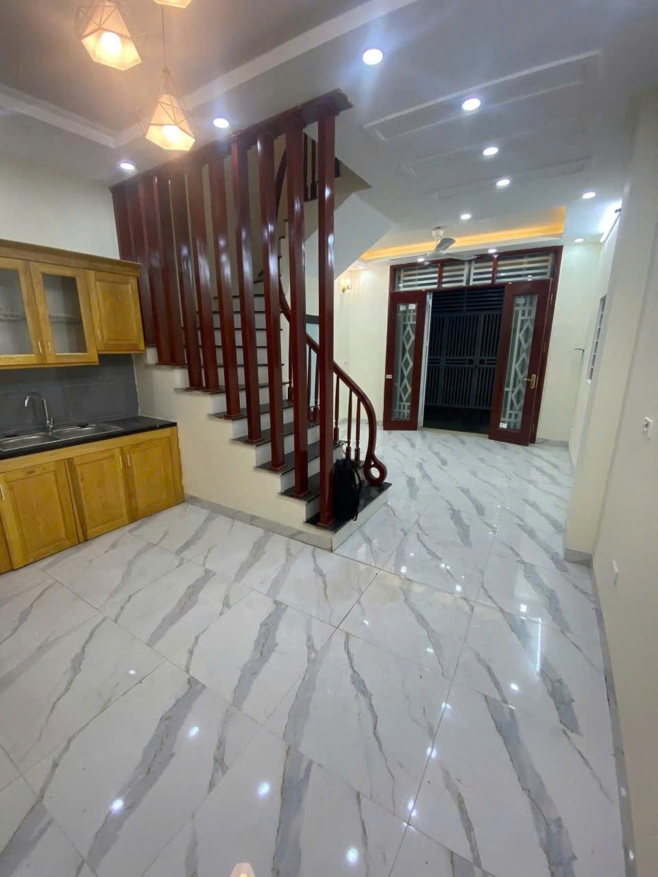 Cho Thuê Nhà Ngõ Hòa Bình - Yên Nghĩa - Hà Đông 37M² 4 Tầng 5 Ngủ - Full Nội Thất - Giá Thuê 9tr