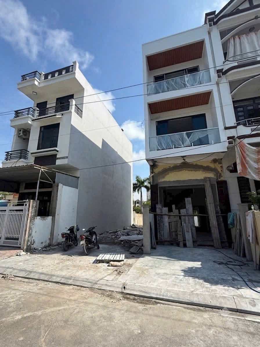 Bán Đất 76,5m2 ( có thêm 32,7m2 ngoài sổ) mặt đường Lê Lợi tại Phường Yết Kiêu Thành phố Hạ Long Quảng Ninh
