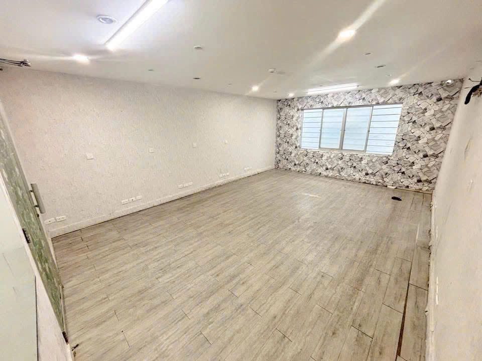 CẦN CHO THUÊ PHÒNG MẶT TIỀN TRẦN HƯNG ĐẠO - PHƯỜNG 1 - QUẬN 5 - TP.HỒ CHÍ MINH.