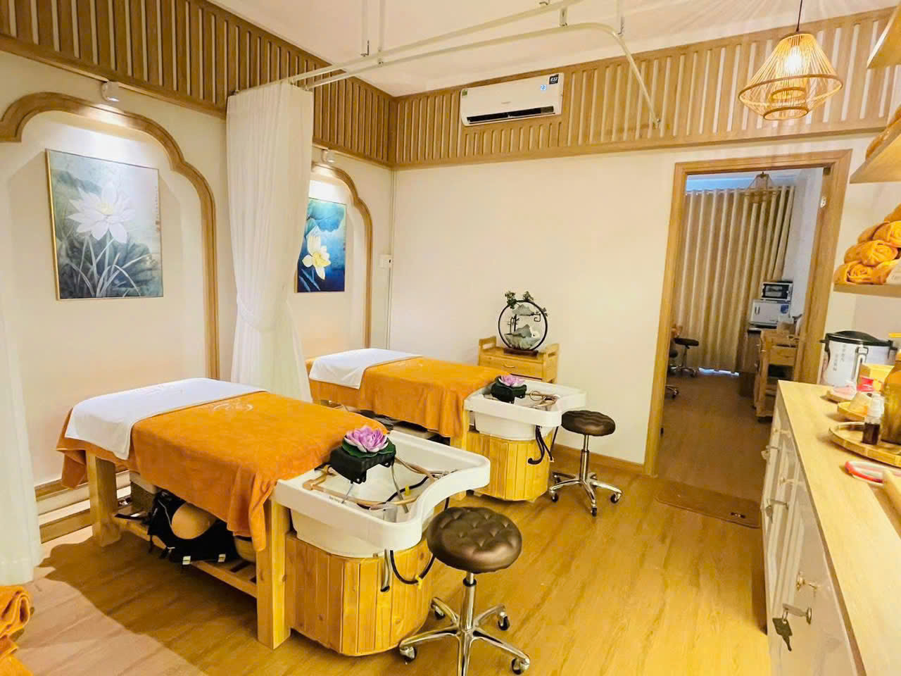 CHÍNH CHỦ SANG NHƯỢNG TIỆM SPA - TRƯƠNG QUỐC DUNG, PHÚ NHUẬN Vị trí trung tâm Phú Nhuận, giao thông thuận tiện, an ninh tốt
