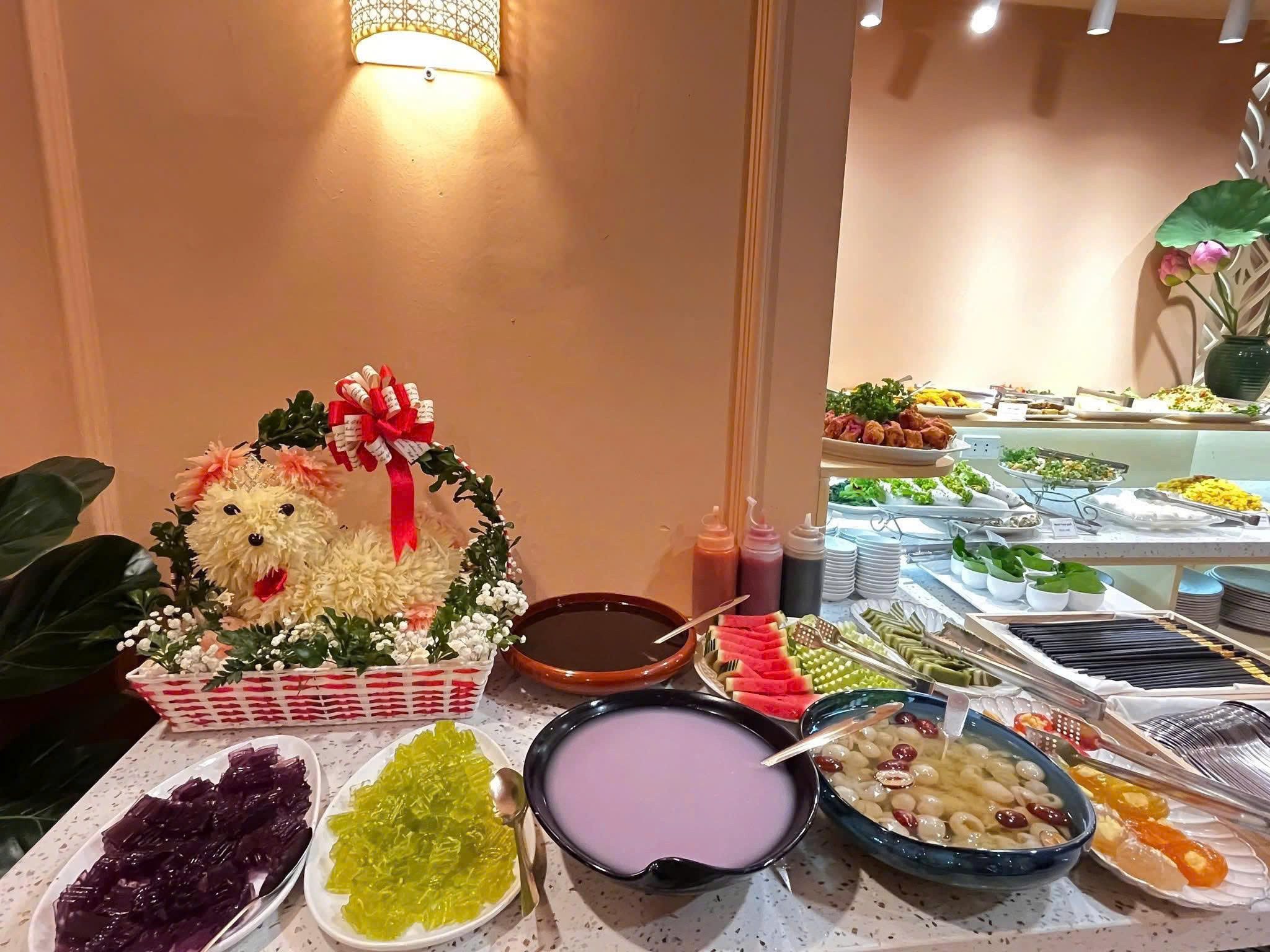 NHƯỢNG LẠI QUÁN CHAY HOMIE Mặt phố trung tâm phường Hai Bà Trưng một quán chay nhỏ đã có nền tảng ổn định và nhiều khách quen