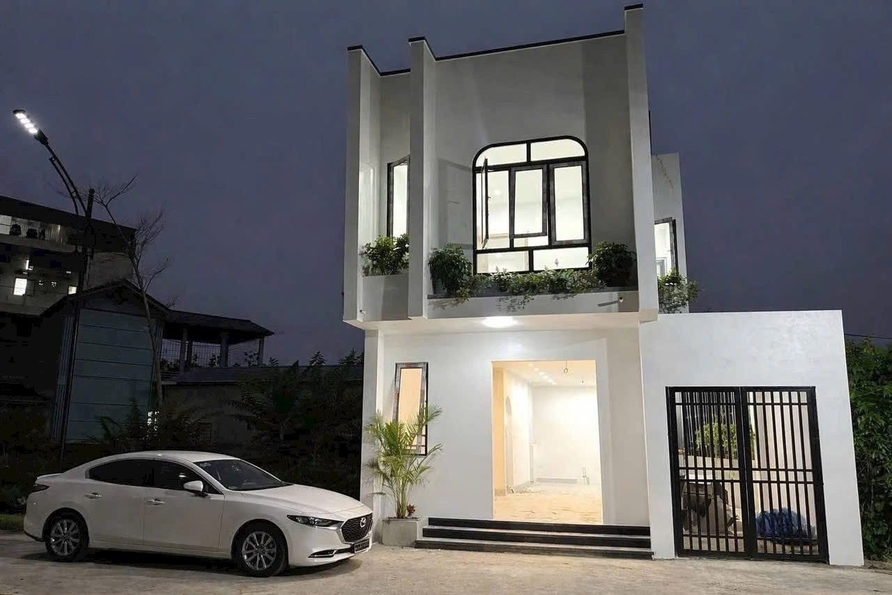 Bán nhà mới xây 3N2WC Kim Bông Tân Xã, Hòa Lạc, cách Đại học FPT hơn 1km