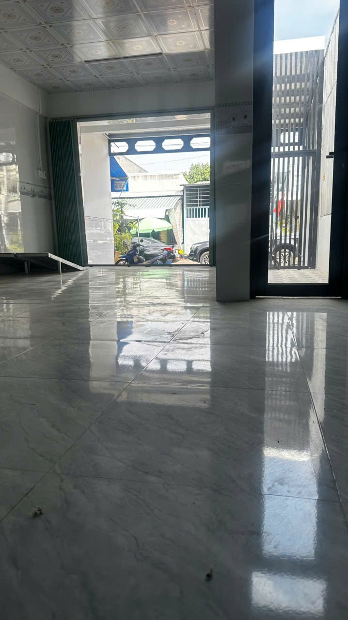 NHÀ MỚI ĐẸP – GIÁ TỐT  – CHÍNH CHỦ CẦN BÁN TẠi số 18, đường Lê Hoàn Thá, phường Tân Thành