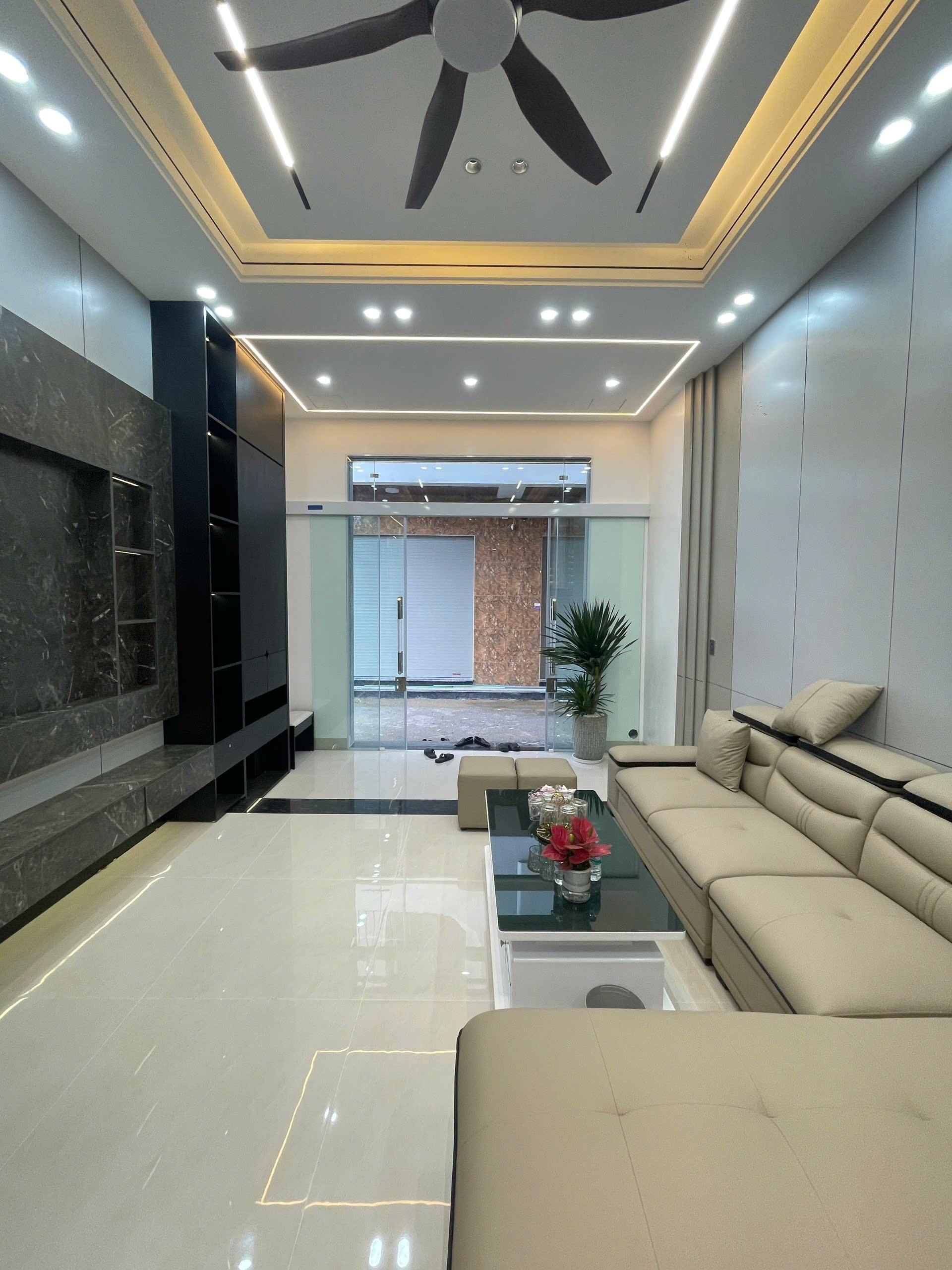 Nhà 3 tầng mới xây phong cách tân cổ tại tổ 6 thị trấn An Dương - LH0398787284