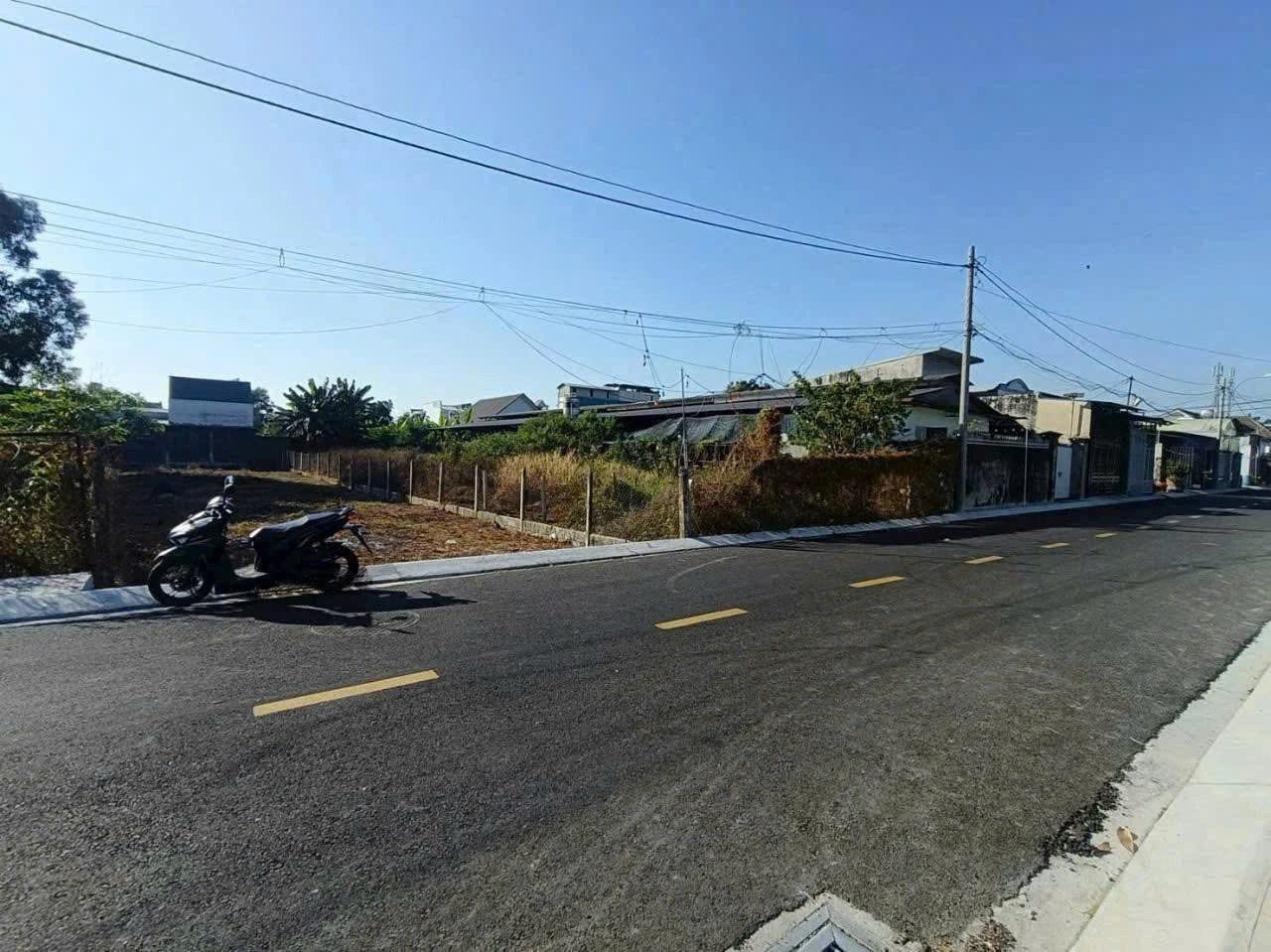 Chủ cần bán gấp lô đất đẹp Mặt Tiền Nguyễn Viết Xuân Trung Tâm Thị Trấn Củ Chi VIP