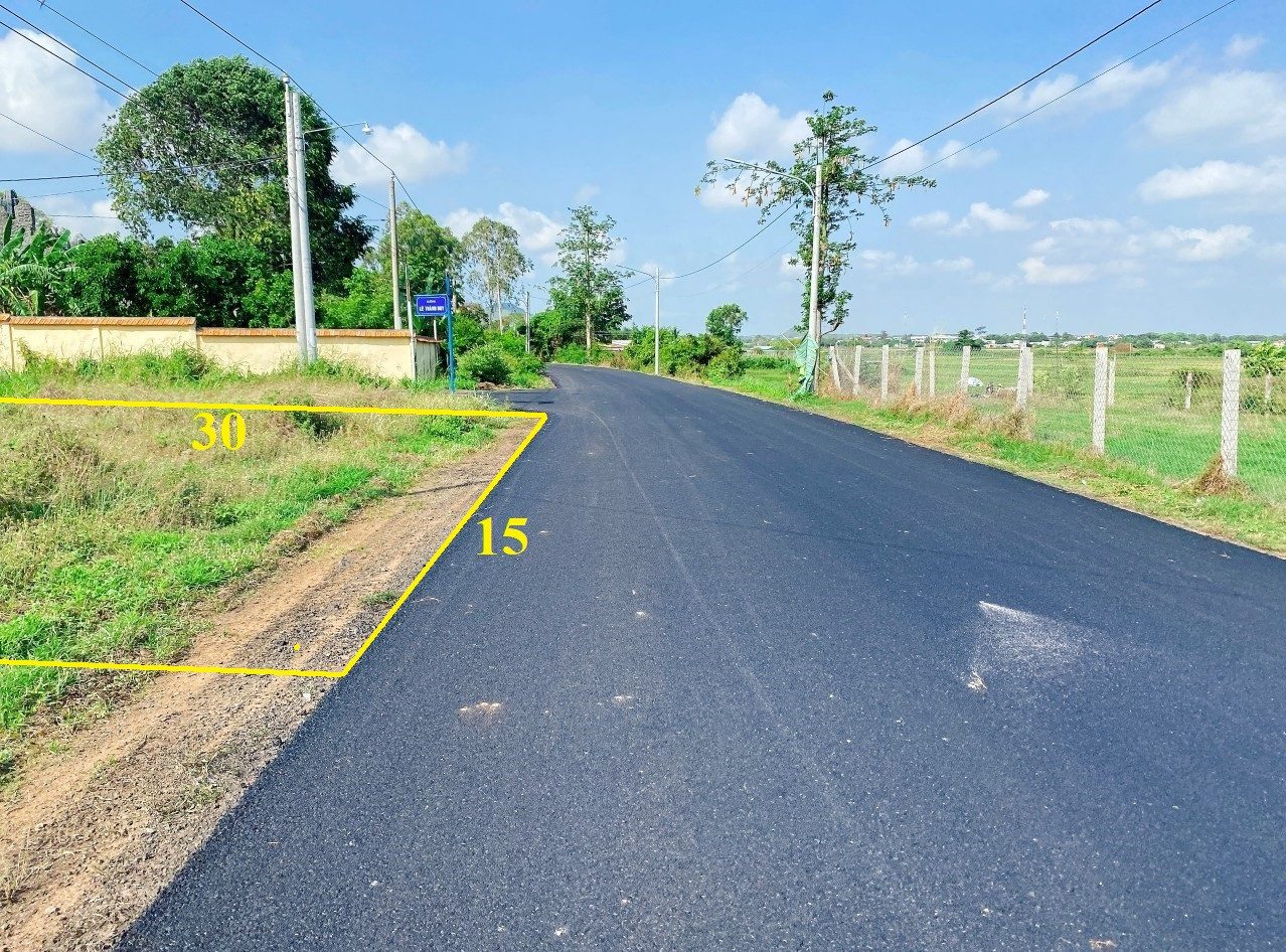 Thua banh bán lô 15x30. Đường nhựa sát bên cty đang hoạt động - Đất tại Dầu Tiếng - Bình Dương
