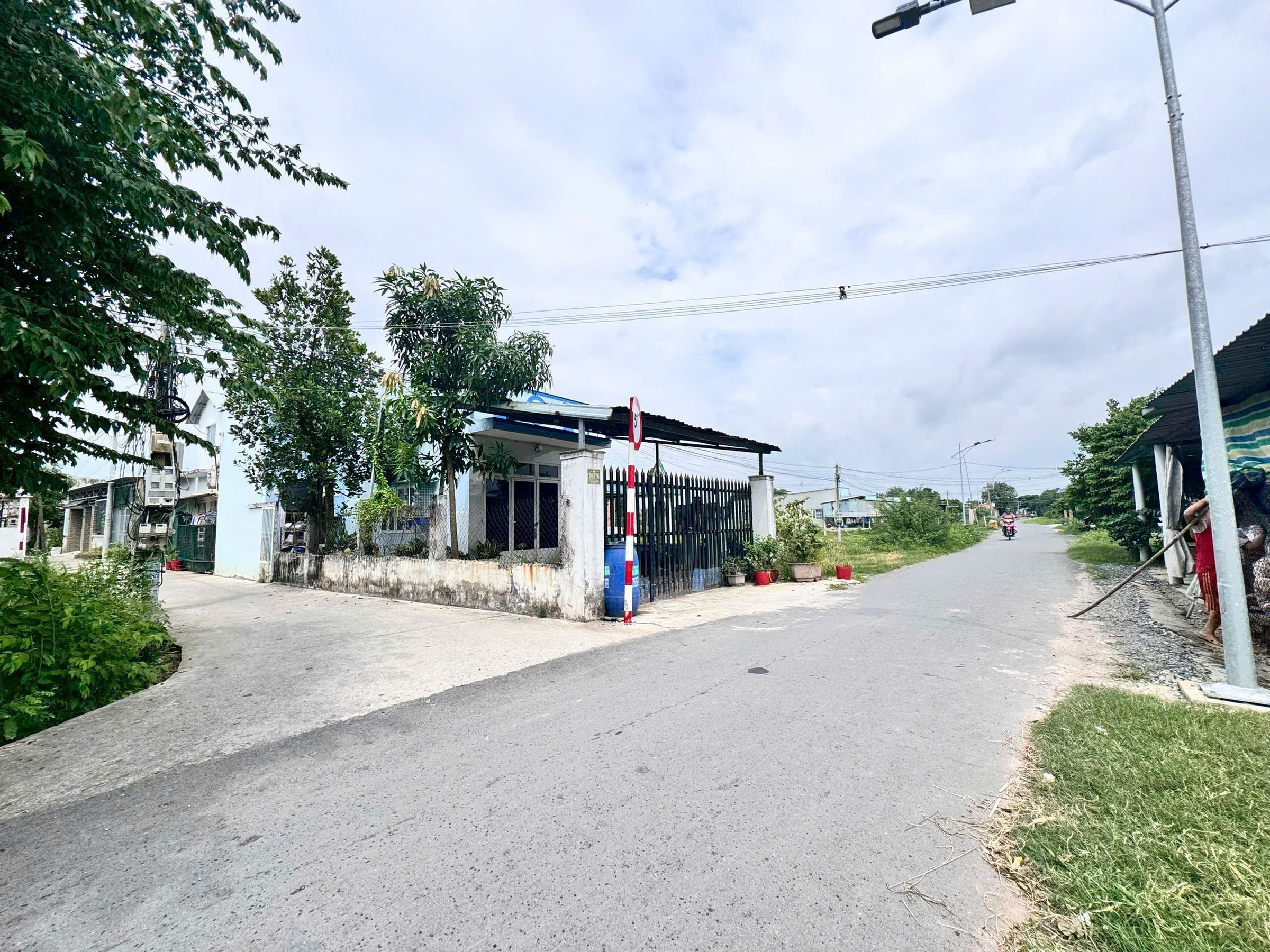 Bán Nhà riêng 172m2 có sẵn 172 m2 thổ cư giá 2.5 tỷ tại Thị trấn Đức Hòa Huyện Đức Hòa Long An