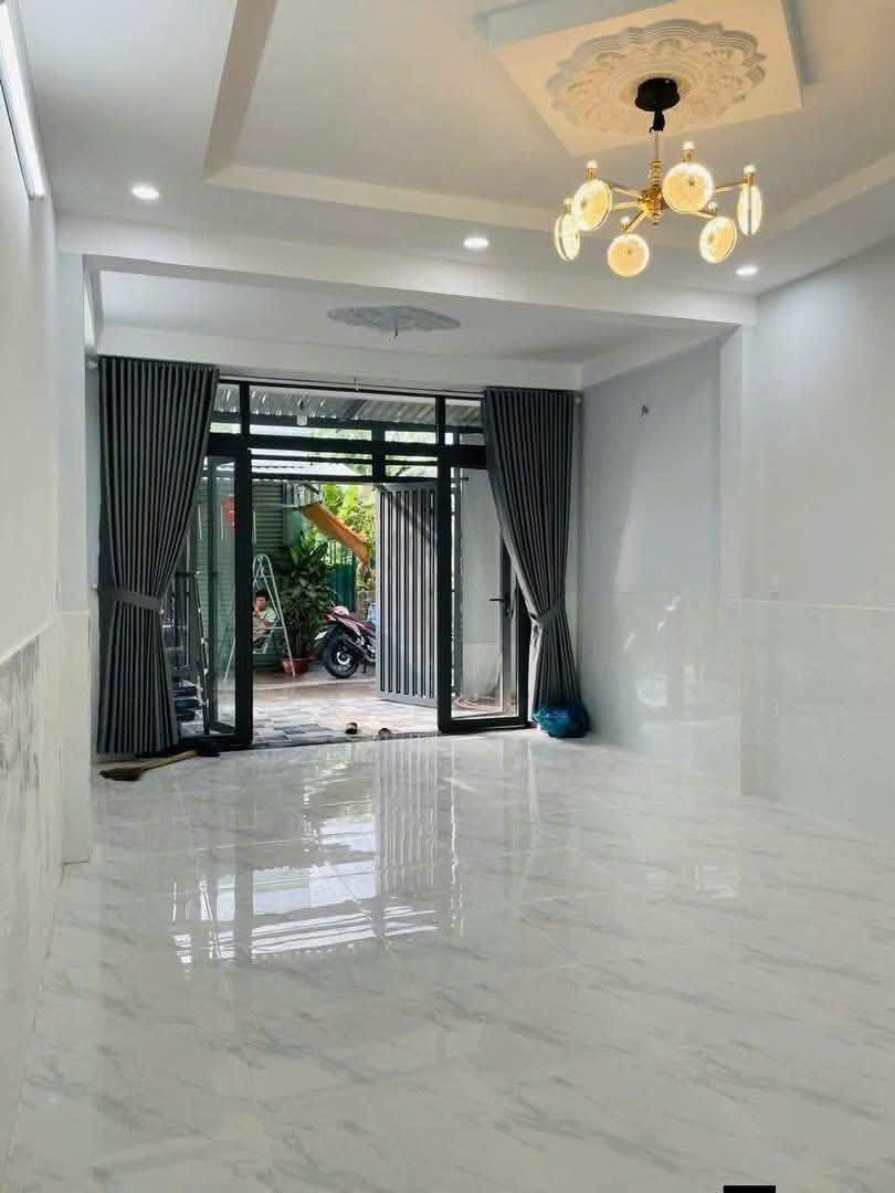 Bán Nhà Thị trấn Hóc Môn, ngay chợ Hóc Môn. giá 4ty TL