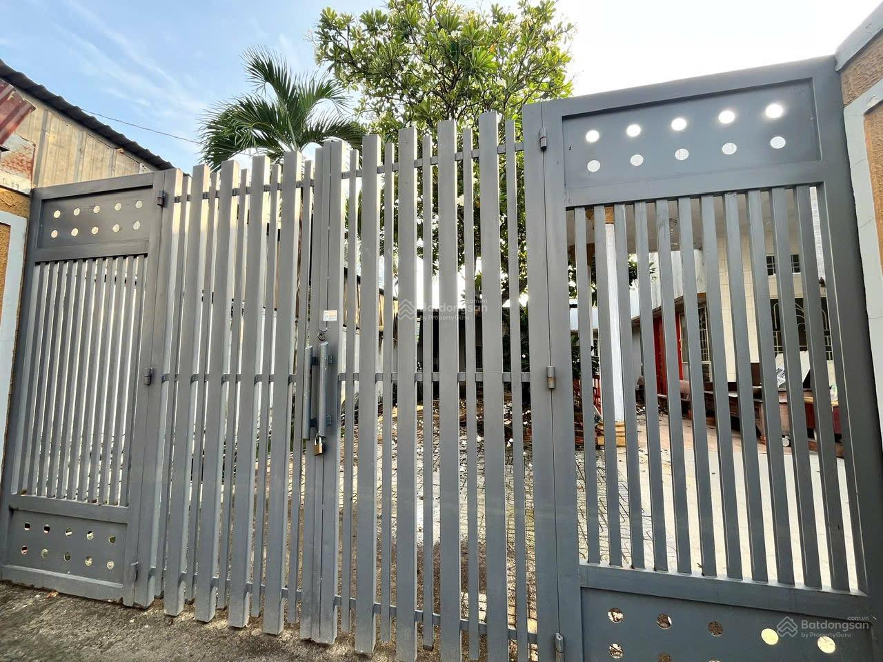 Bán Đất 140m2 có sẵn 140 m2 thổ cư giá 5.85 tỷ tại Thị trấn Hóc Môn Huyện Hóc Môn TP. Hồ Chí Minh
