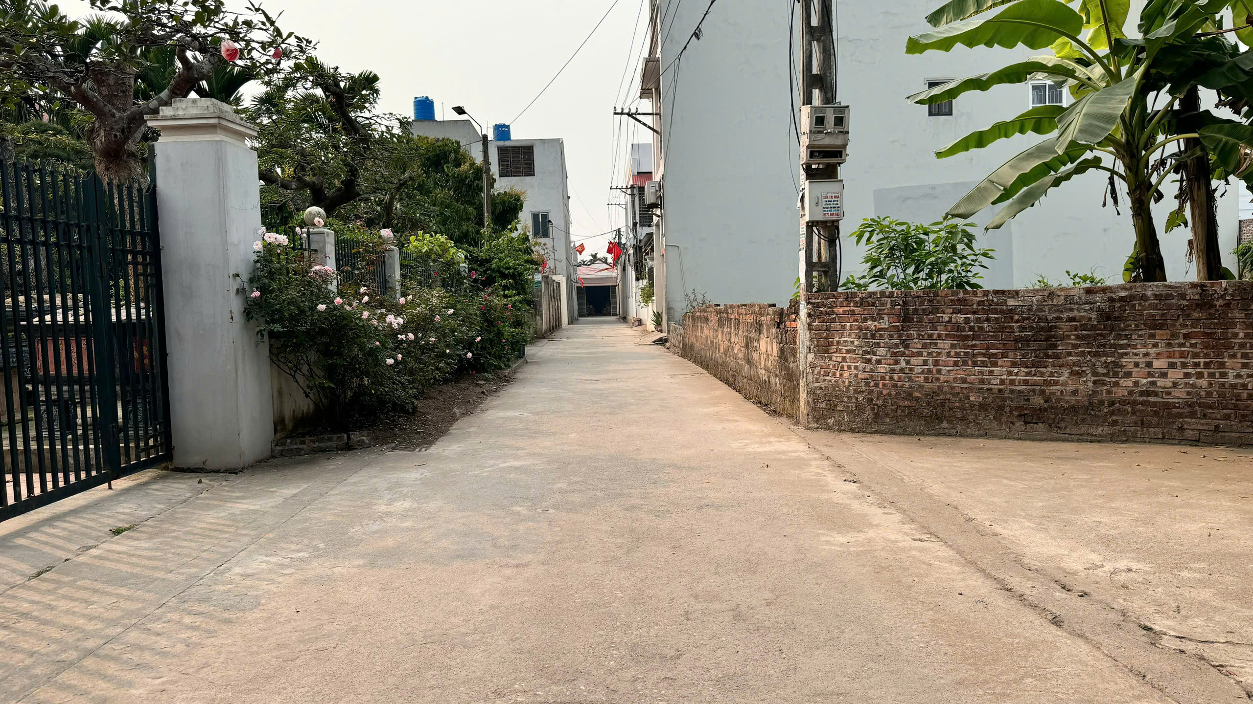 Loanh quanh 3tỷ. Đất thị trấn khoái châu , kinh doanh buôn bán.