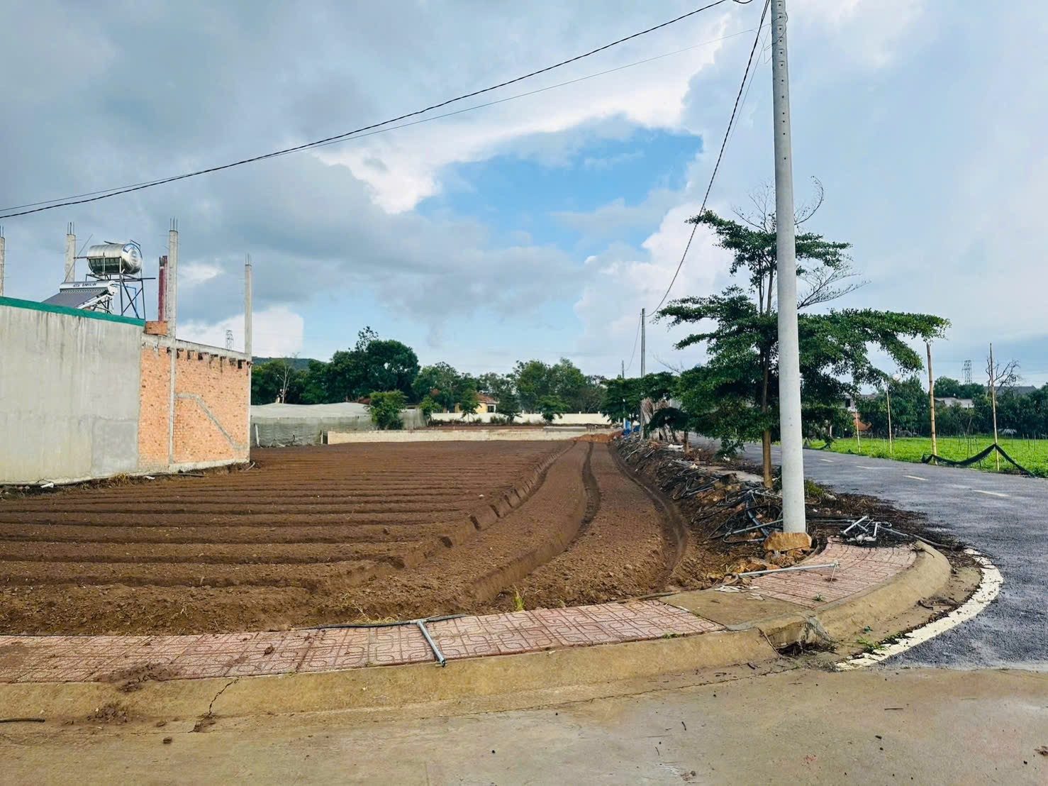 chính chủ bán lô góc 2 mặt tiền view sông full thổ cư 100%