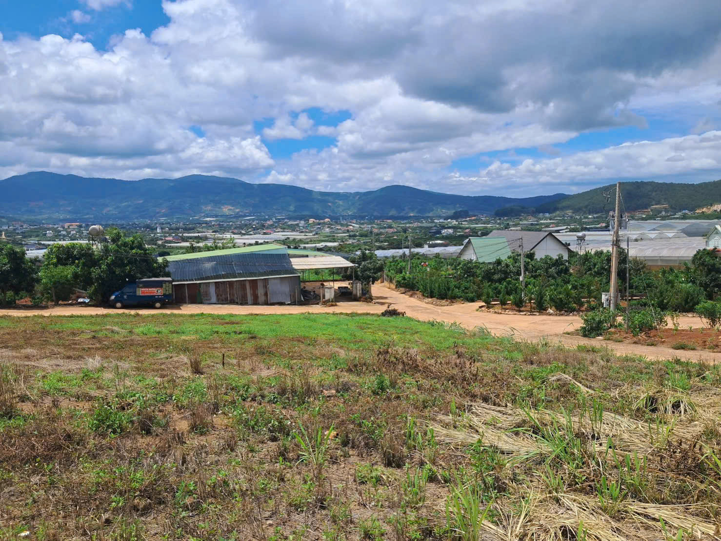 Đất trung tâm Nam Ban với View Panorama. Ngay cạnh homestay. DT 508m2. Ngang đến 17m. Giá 1.5 tỷ