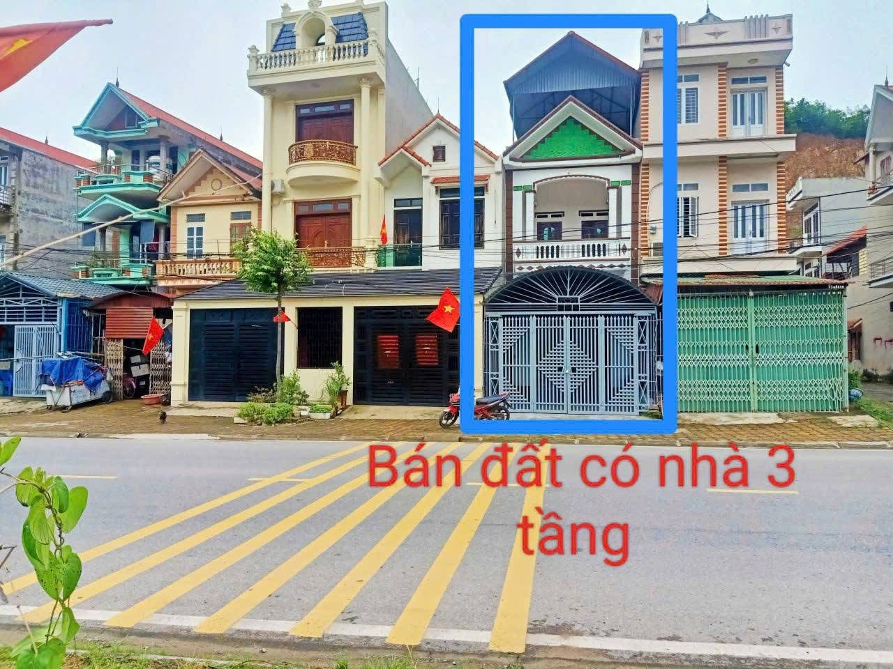 🔥BÁN ĐẤT CÓ SẴN NHÀ 3 TẦNG, MT 4.6M, 78M2.
✅Nhà 3 tầng kiên cố đẹp để ở, cho thuê, kinh doanh buôn bán được luôn
✅Phố Trần Nhân Tông (đường liên tỉnh 299), tiểu khu 6,thị trấn Neo,Yên Dũng, Bắc Giang cũ (nay là phường Yên Dũng-Bắc Ninh)
👉Giá chỉ bằng l