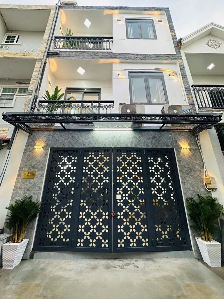 ( NHÀ BÈ ). HUỲNH TẤN PHÁT  3 TẦNG -  DT 51M2 - NGANG 5.5M  - KHU DÂN CƯ HIỆN HỮU - HẺM THÔNG -  SỔ  VUÔNG VỨC HOÀN CÔNG CHUẨN - GIÁ TỐT 5,2 Tỷ