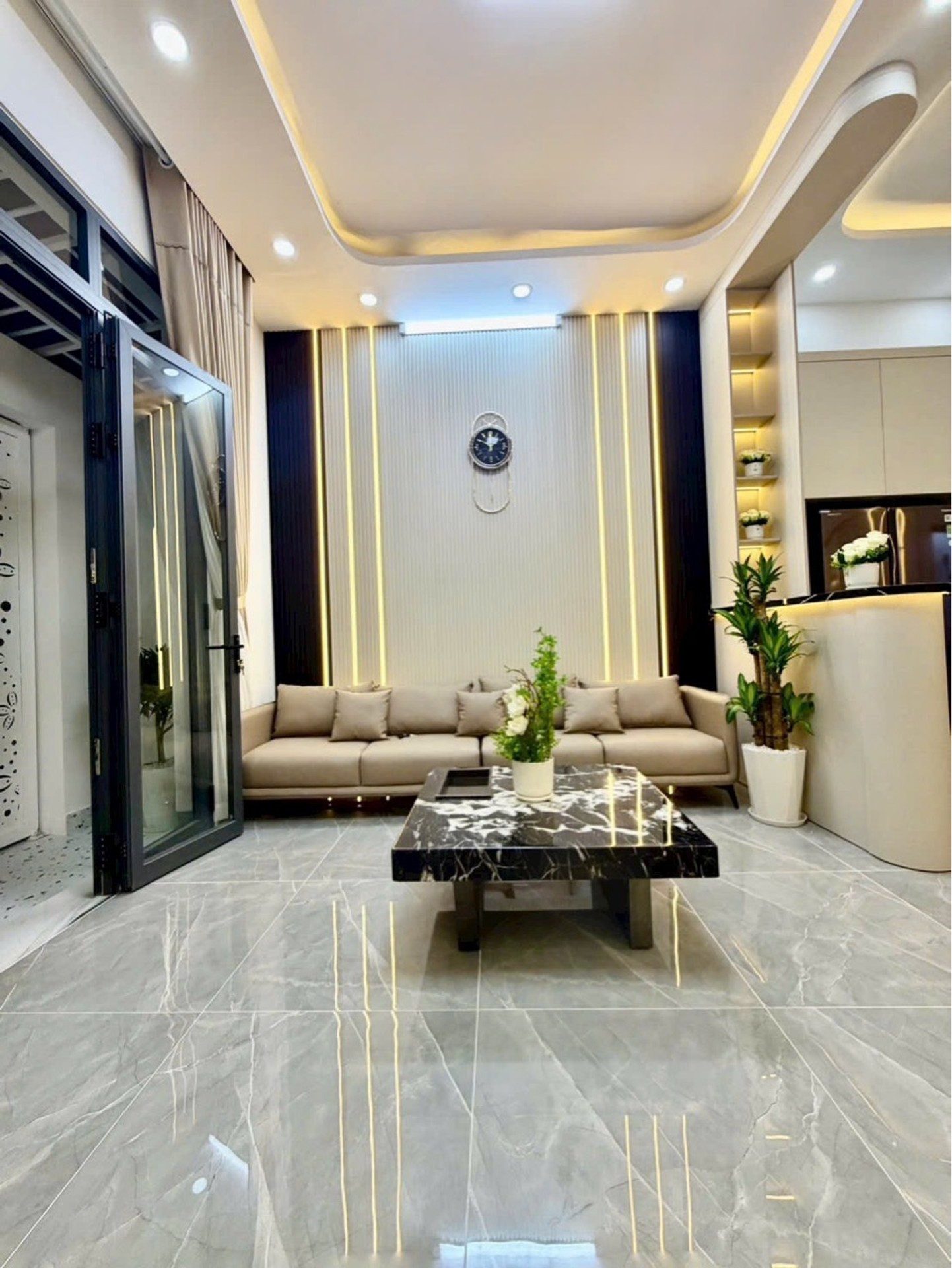 Nhà 3 tầng xây từ móng, nội thất đẹp lung linh, Huỳnh Tấn Phát Q7, SHR hoàn công chỉ 5,59 tỷ (TL )