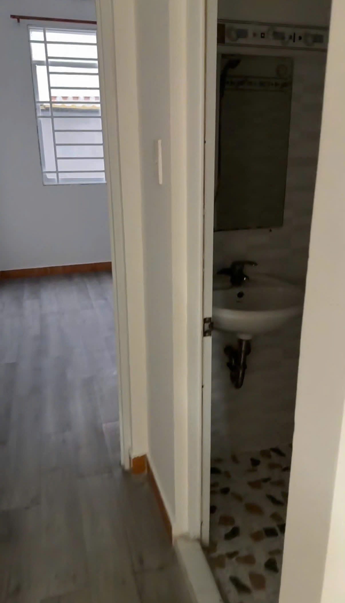 GIÁ TỐT: Chính chủ bán nhà 1 trệt 3 lầu, DTSD 50m2, 3pn, sẵn sổ tại đường Dương Cát Lợi, TT Nhà Bè, HCM