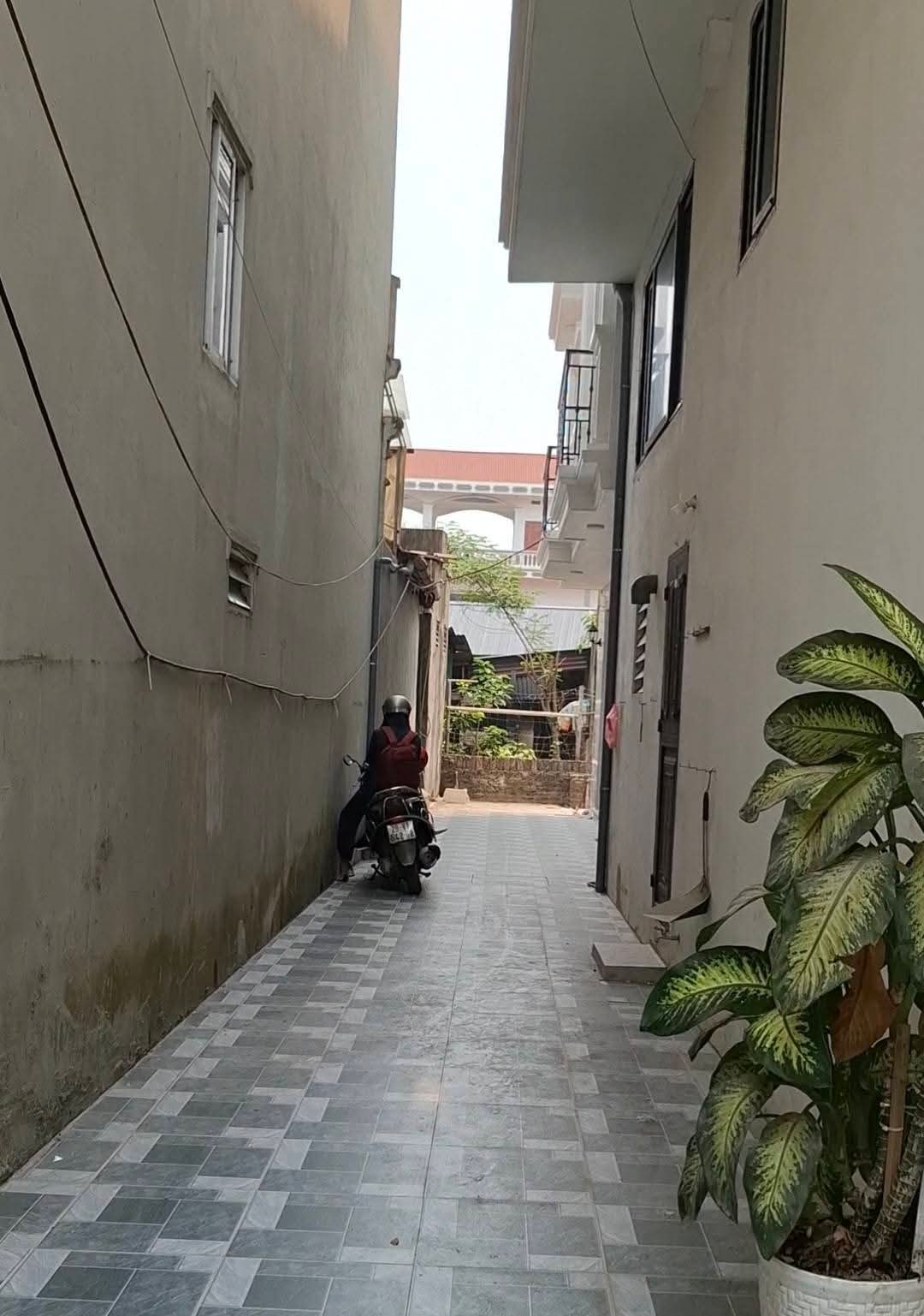 🏡 NHÀ MỚI XÂY XONG - 30M RA Ô TÔ TRÁNH -  TT. PHÙNG - 36M - 5 TỶ