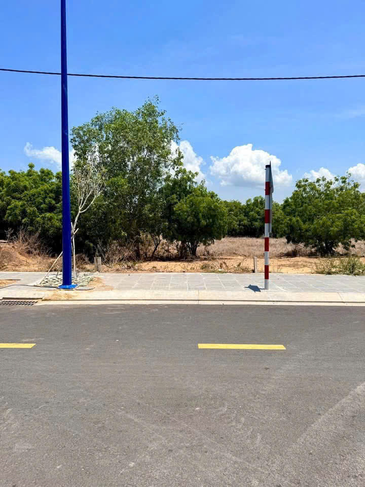Bán Đất 81m² thổ cư 81m² giá 1.85 tỷ tại Thị trấn Phước Hải cách biển phước hải 300 mét