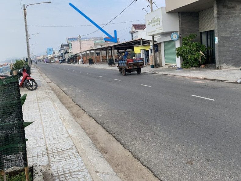 BÁN ĐẤT BIỂN QUÂT LÂM, MẶT ĐƯỜNG VEN BIỂN, CHO THUÊ, Ở, KD SẦM UẤT, ĐỐI DIỆN ĐÔ THỊ BIỂN