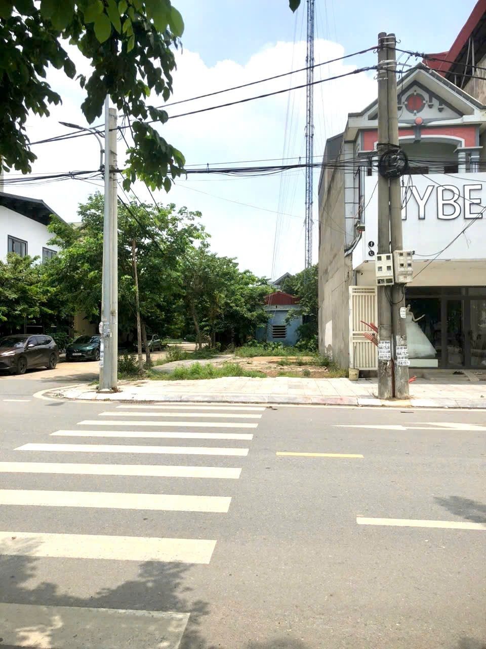 120 mét giá 2 tỷ 3 lô góc vỉa hè chủ giảm giá cần bán