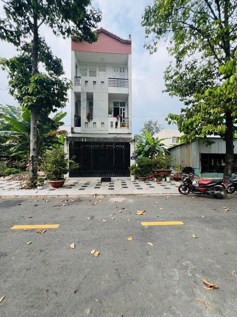 Nhà 85m2 (5x17) trệt lầu + ST, khu TĐC 3ha Tân Túc, liền kề TTHC Bình Chánh