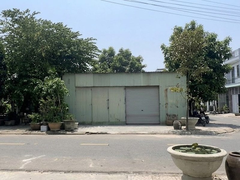 BÁN GẤP CẮT LỖ CĂN NHÀ CẤP 4, TRỤC ĐƯỜNG PHÂN LÔ KHU ĐÔ THỊ BIỂN, CHO THUÊ, KD, Ở, XÂY KS