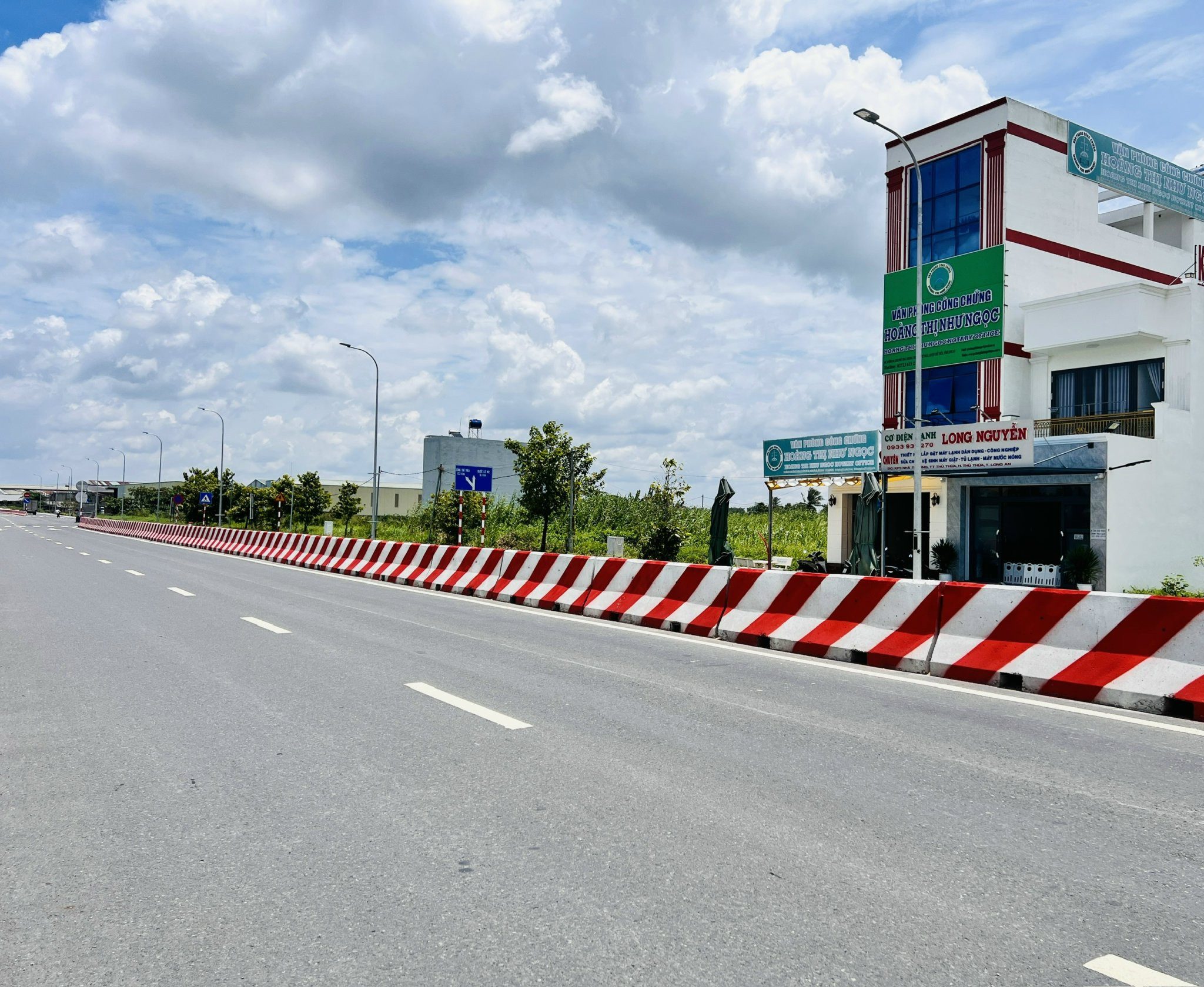 BÁN LÔ ĐẤT NGAY TRUNG TÂM THỦ THỪA 1TỶ1 .