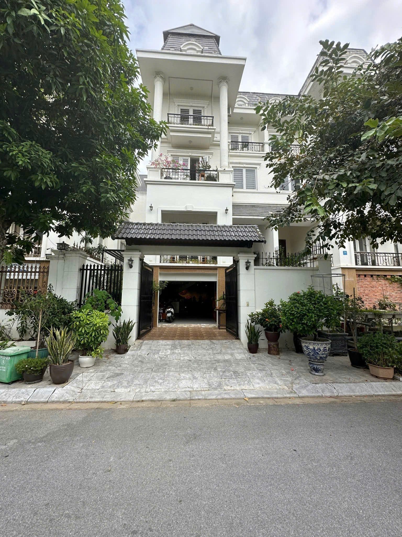BIỆT THỰ SONG LẬP KĐT LIDECO 145M2, 5 TẦNG, FULL NỘI THẤT, 3 MẶT THOÁNG, CHỈ 23.9 tỷ