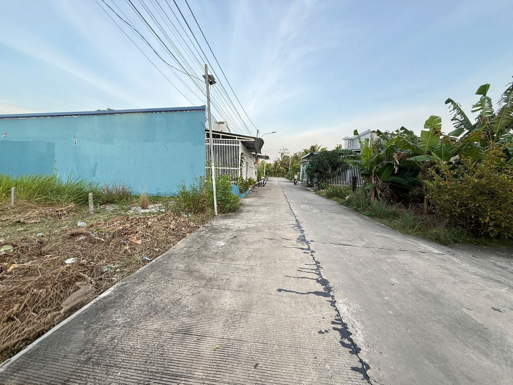 Bán miếng đât trung tâm phường Trảng Bàng , 135m2 , 580 triệu, sổ hồng riêng